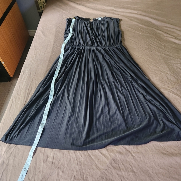 H&M pleated sleeveless dress - Picture 14 of 14